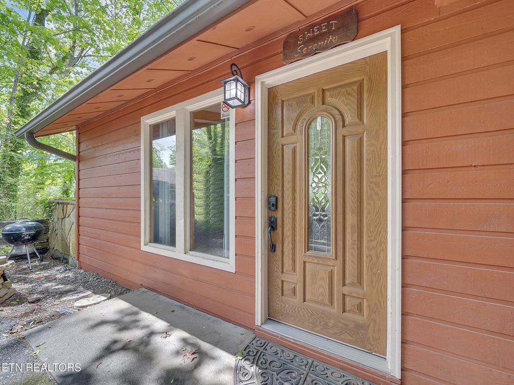 Photo of 846 Vixen Run, Gatlinburg, TN 37738 (MLS # 1300131)