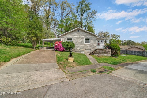 Tiny photo for 119 E Magnolia Lane, Oak Ridge, TN 37830 (MLS # 1335749)