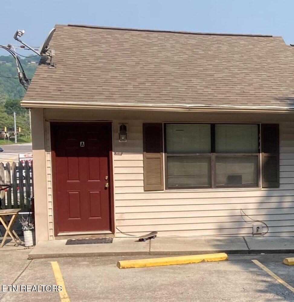 Photo of 205 Fourth St #A, Kingston, TN 37763 (MLS # 1353793)