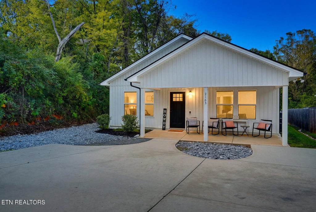 Photo of 2163 Wilson Rd, Knoxville, TN 37912 (MLS # 1359125)
