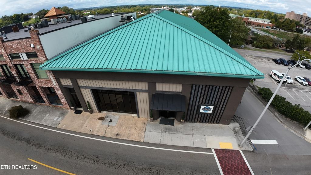 Photo of 161 E Harper Ave, Maryville, TN 37804 (MLS # 1317854)