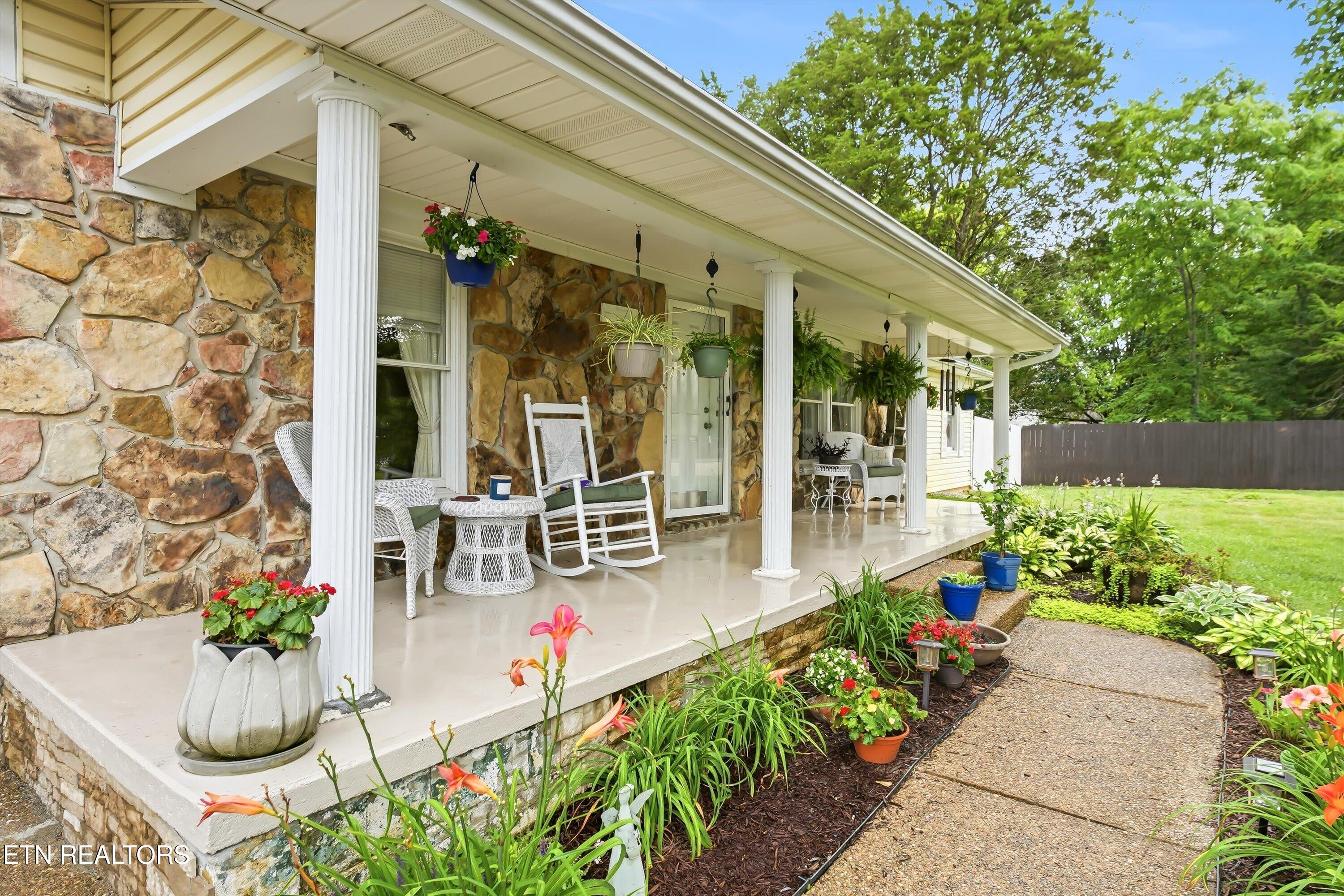 2813 E Emory Rd