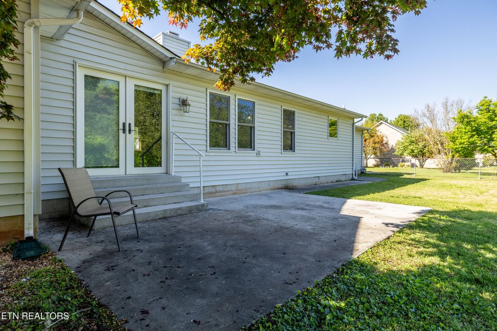 Photo of 1037 Vera Drive, Alcoa, TN 37701 (MLS # 1297798)