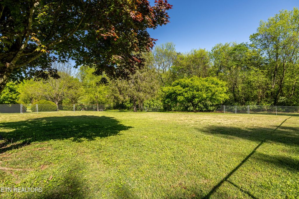 Photo of 1037 Vera Drive, Alcoa, TN 37701 (MLS # 1297798)