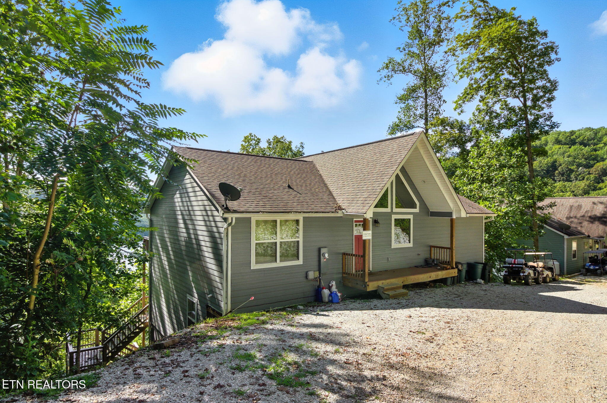 679 Waterfront Trl