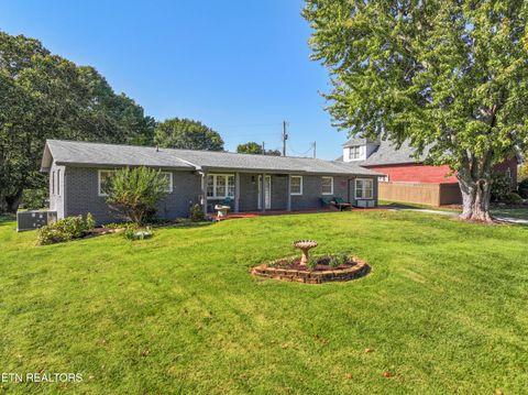 Photo of 3794 Scenic Drive, Lenoir City, TN 37772 (MLS # 1317551)