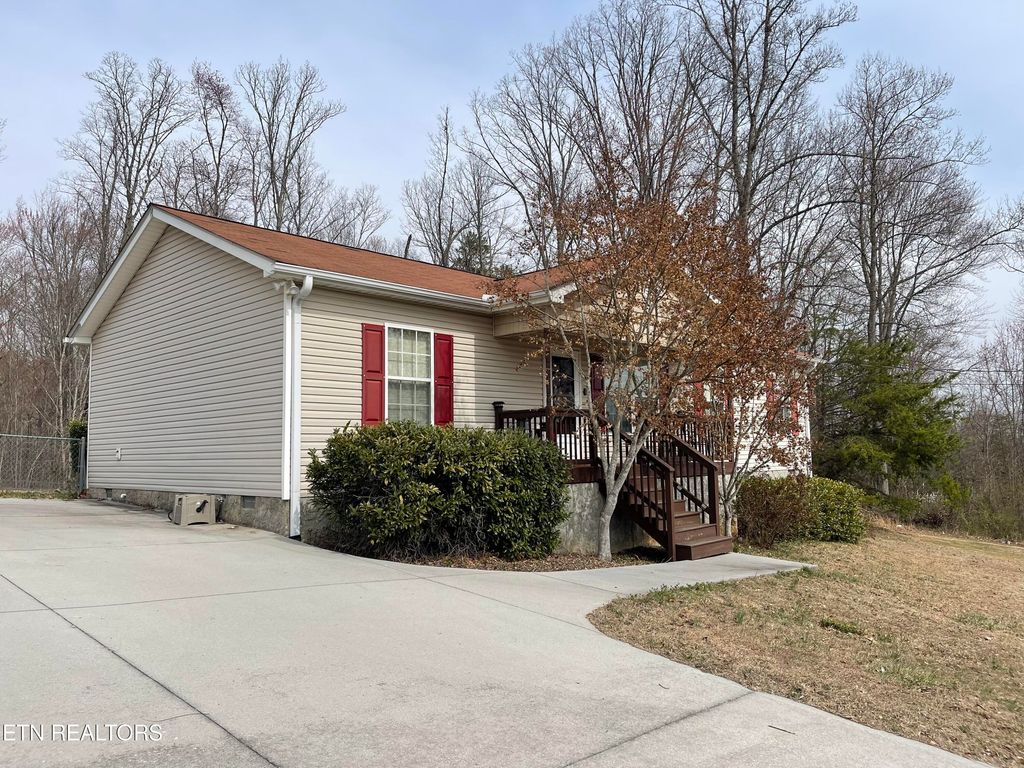 Photo of 168 Volunteer Lane, Clinton, TN 37716 (MLS # 1293437)
