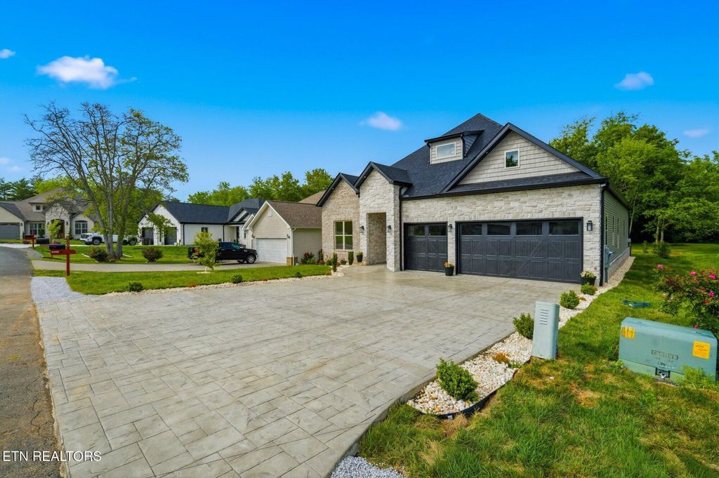 Photo of 121 Ogana Way, Loudon, TN 37774 (MLS # 1338805)