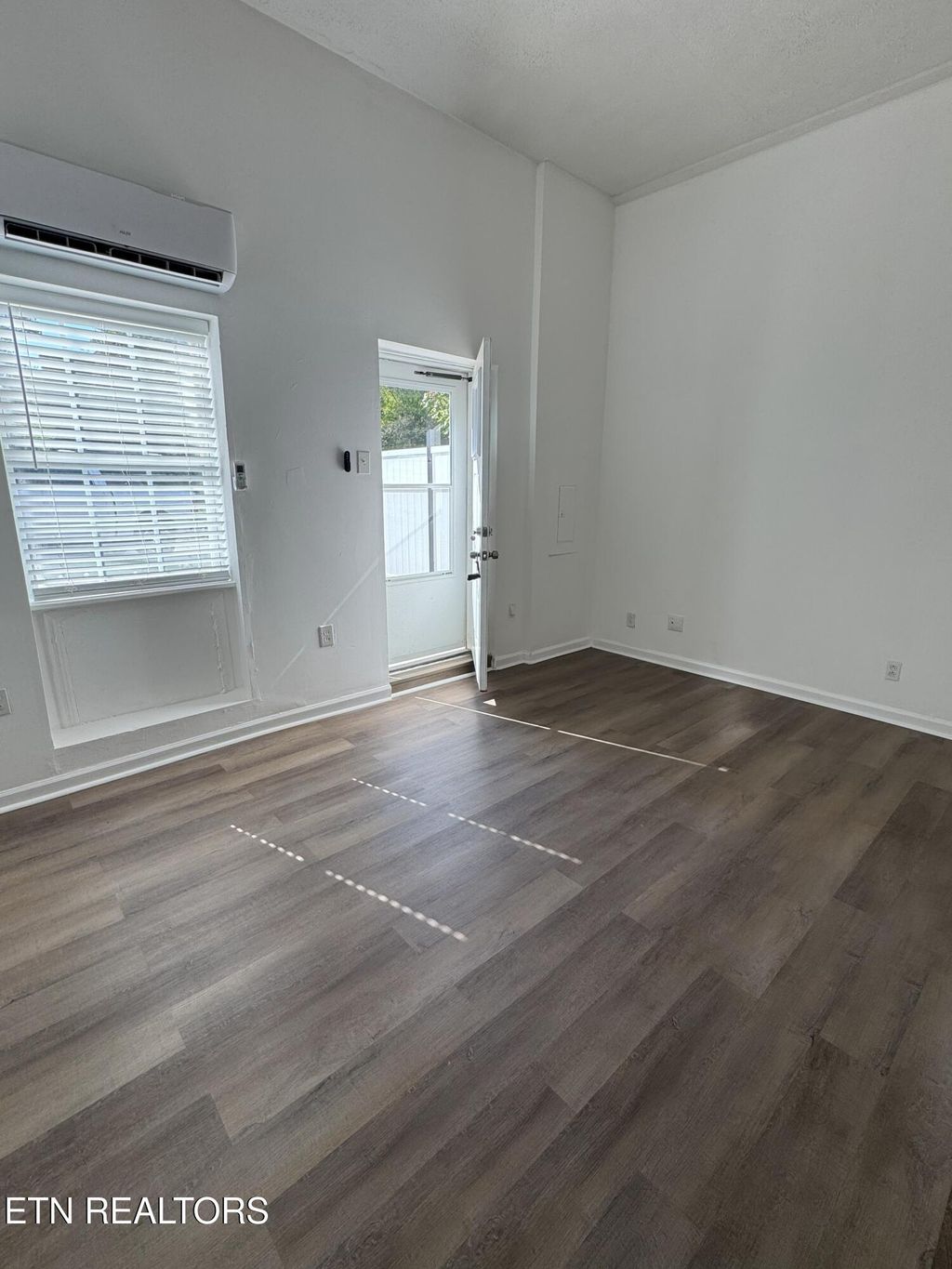 Photo of 129 Hermitage Drive, Oliver Springs, TN 37840 (MLS # 1318686)