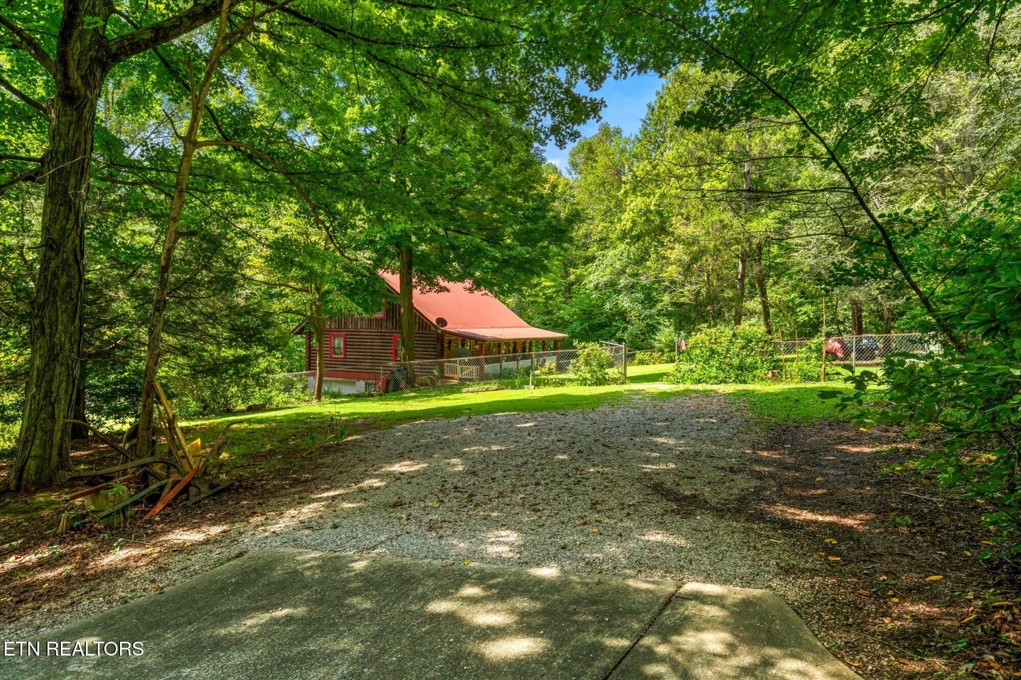 716 Pine Hollow Rd