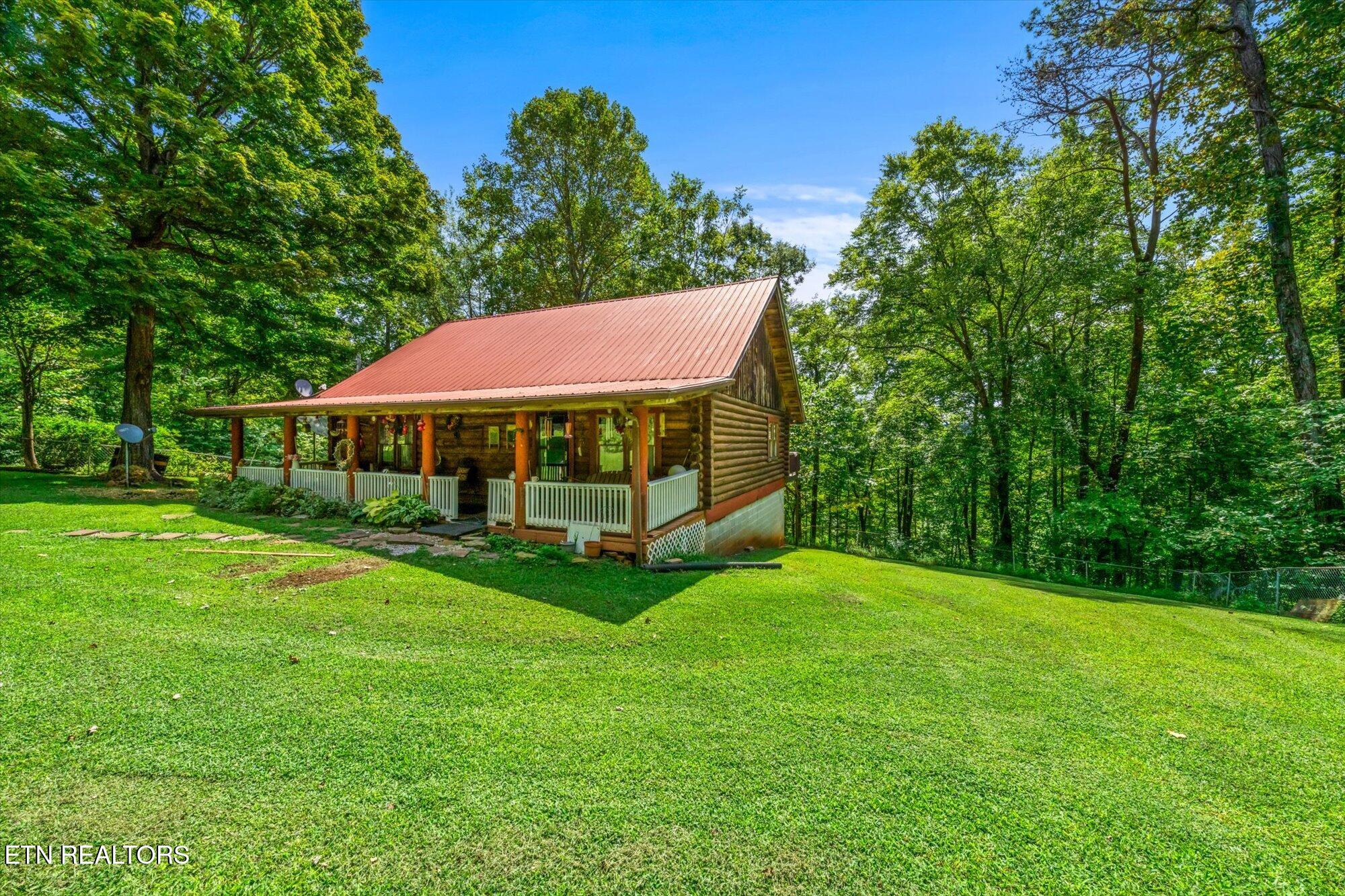 716 Pine Hollow Rd