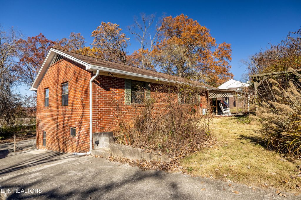 Photo of 2609 Patrick Ave, Maryville, TN 37804 (MLS # 1322470)