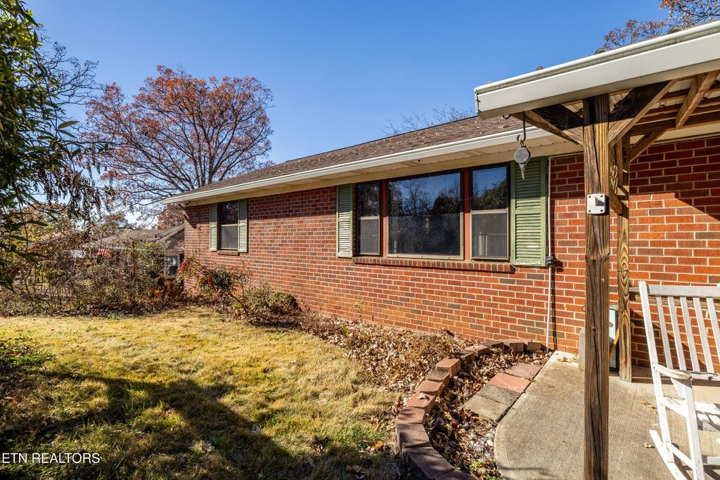 Photo of 2609 Patrick Ave, Maryville, TN 37804 (MLS # 1322470)