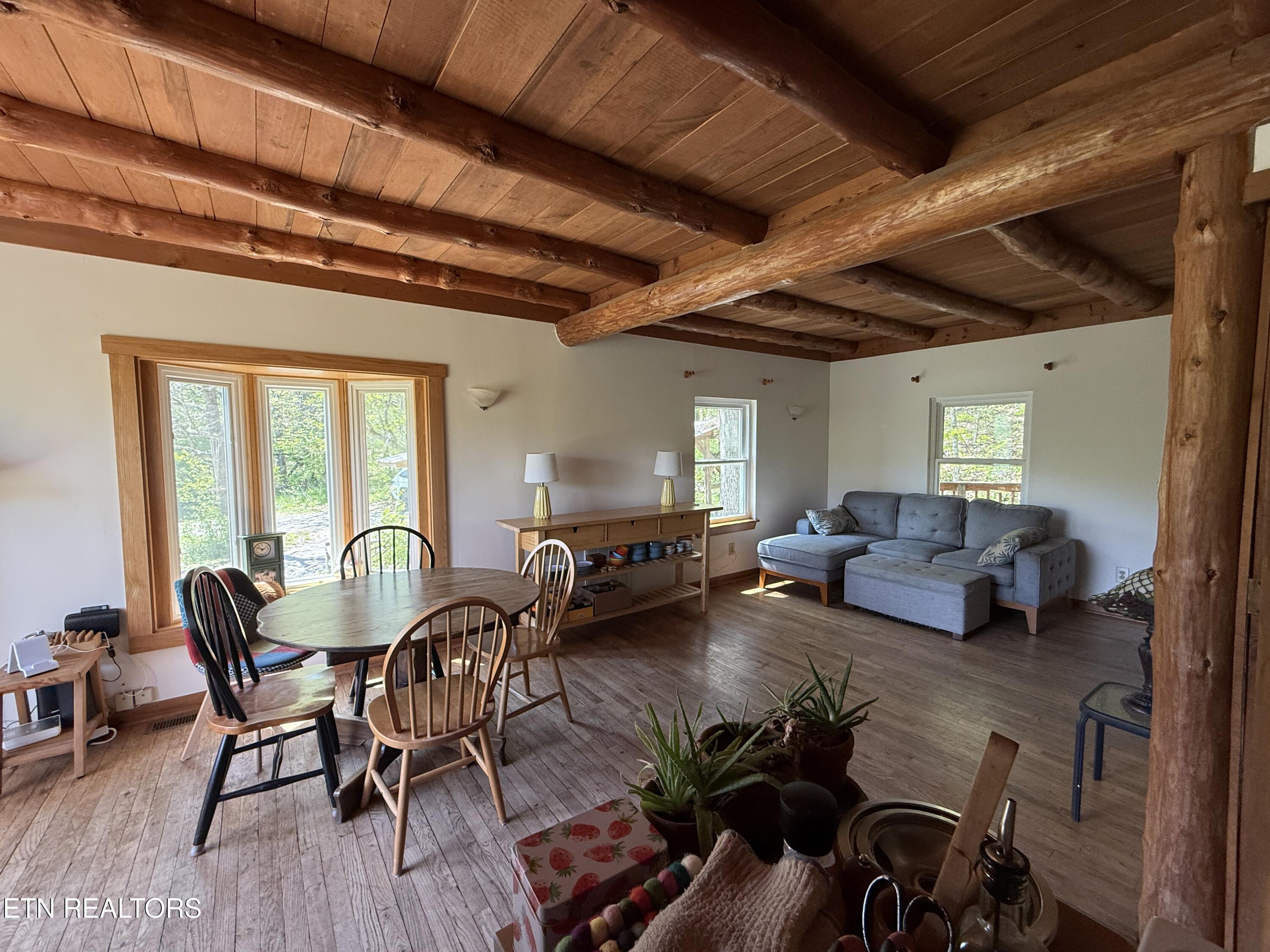 1395 Ward Rd