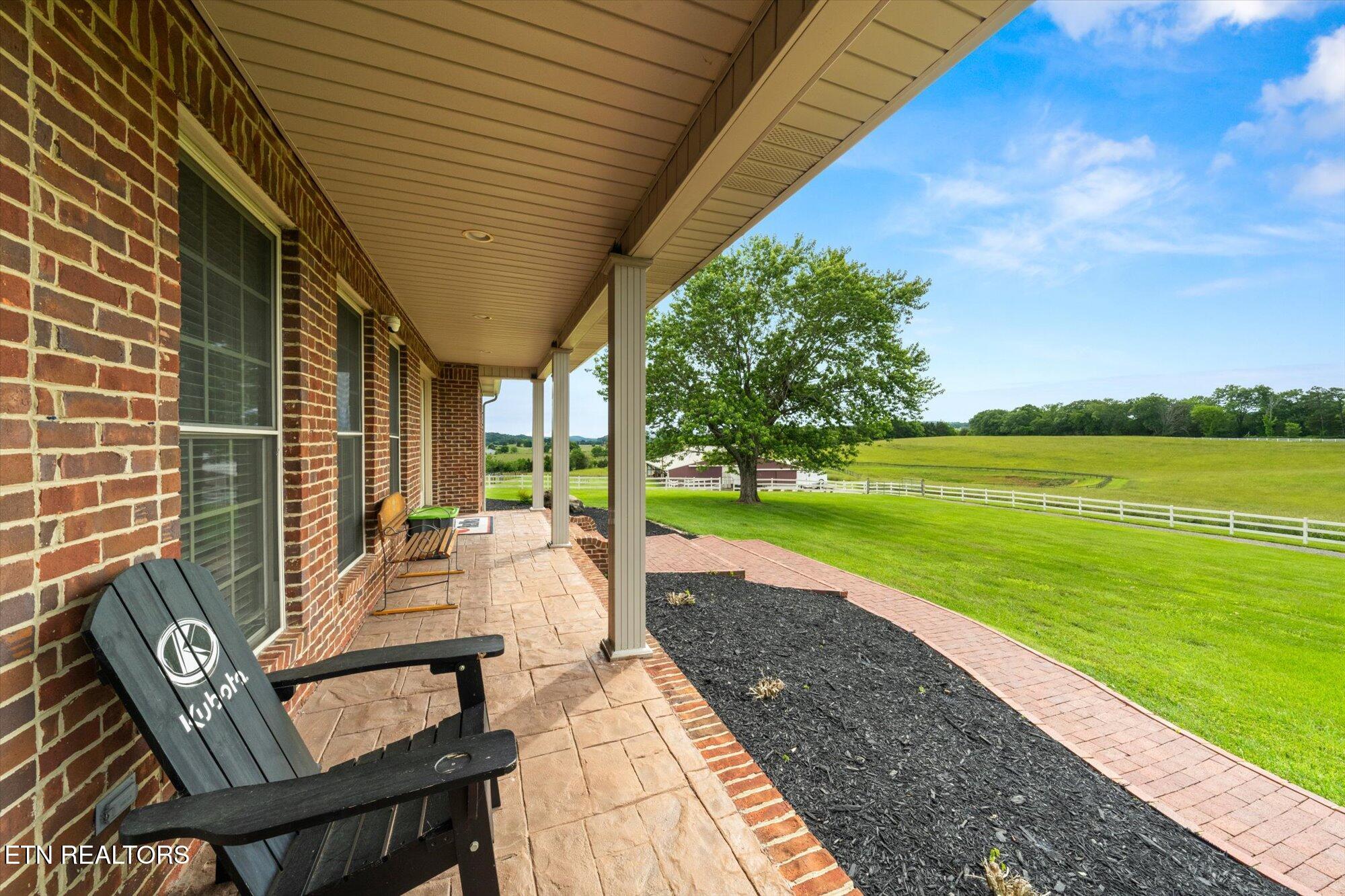 727 E Dumplin Valley Rd