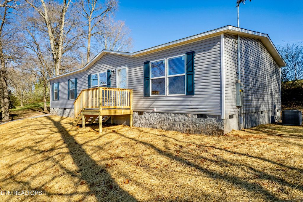 Photo of 374 Red Pond Rd Rd, Sweetwater, TN 37874 (MLS # 1293919)