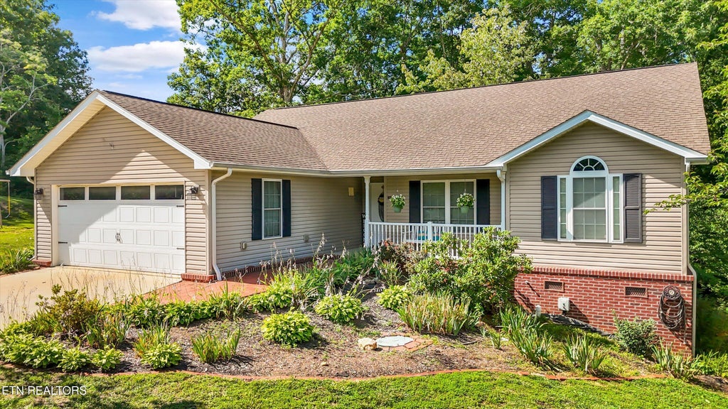 Photo of 314 Homestead Court, Kingston, TN 37763 (MLS # 1345429)