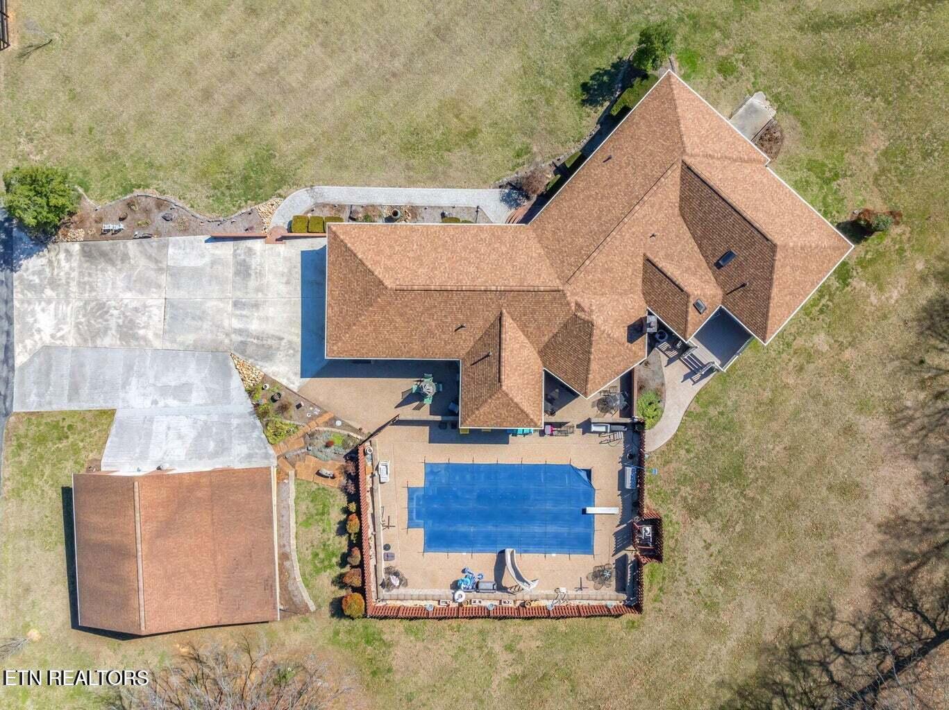 417 Raccoon Valley Rd
