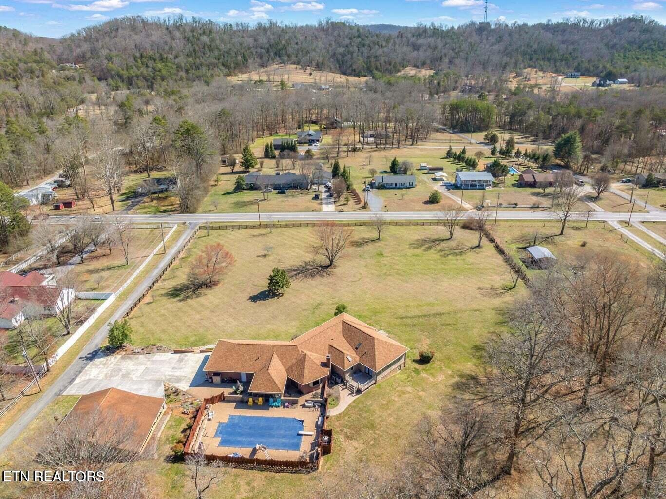 417 Raccoon Valley Rd