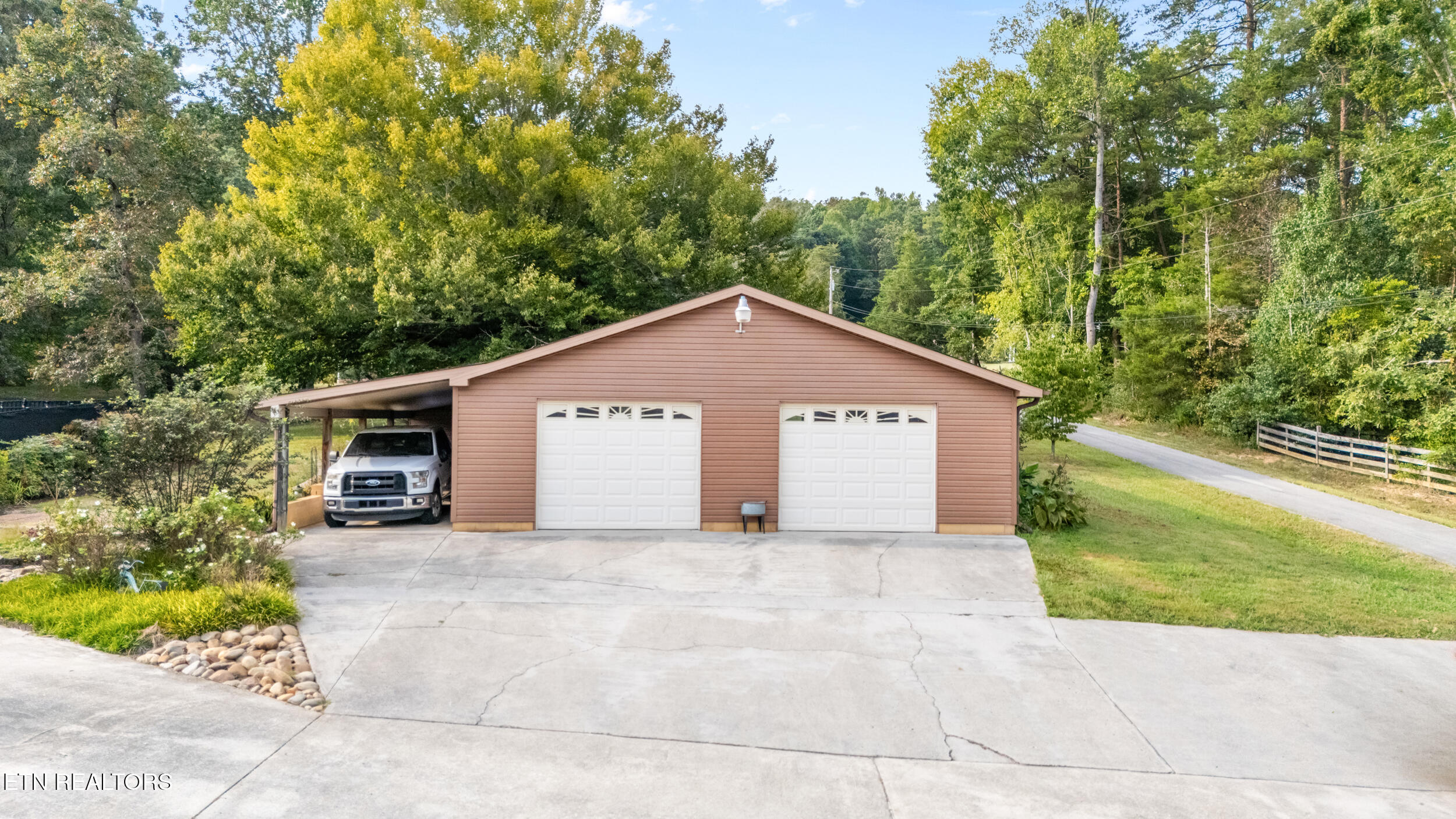 417 Raccoon Valley Rd