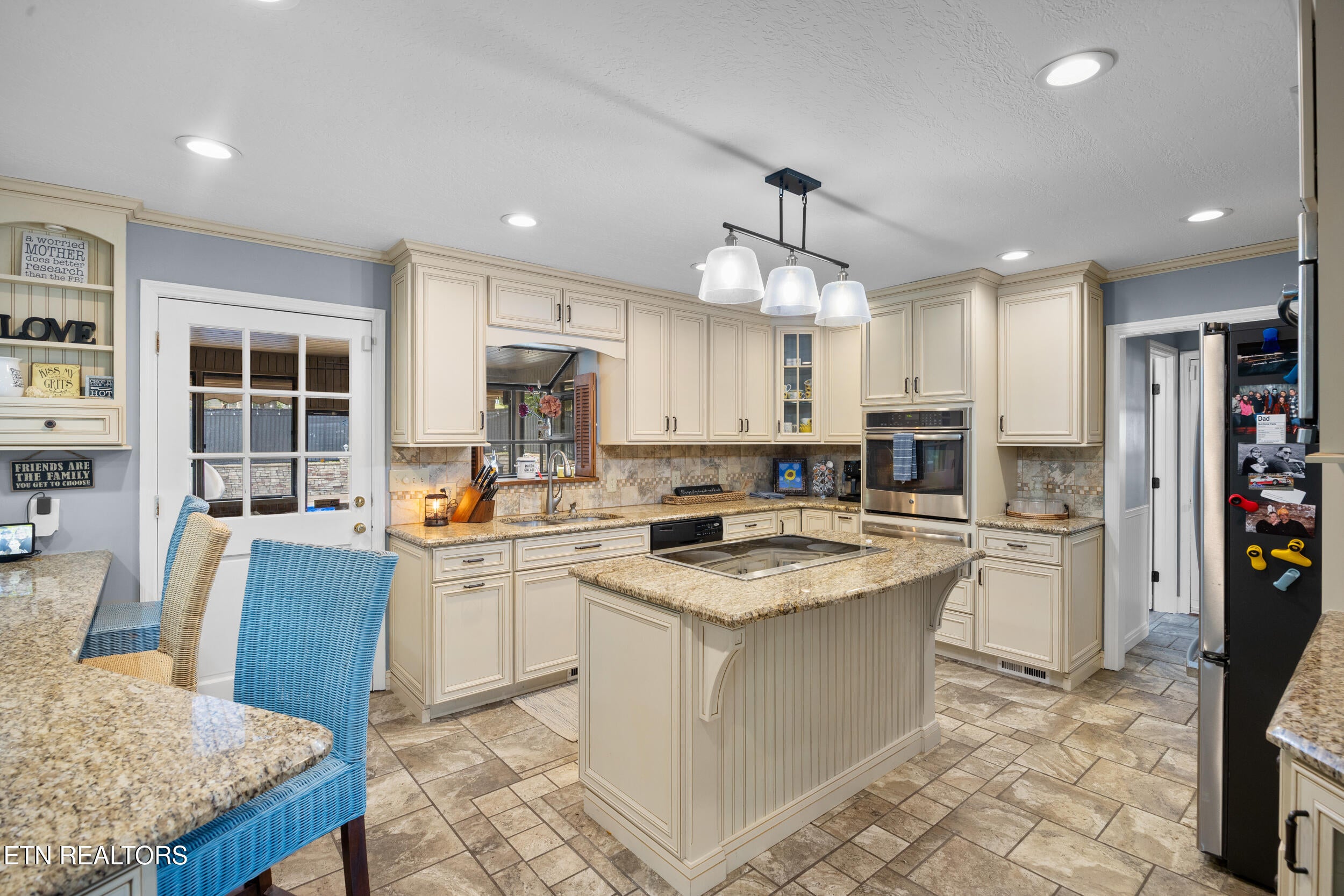 417 Raccoon Valley Rd
