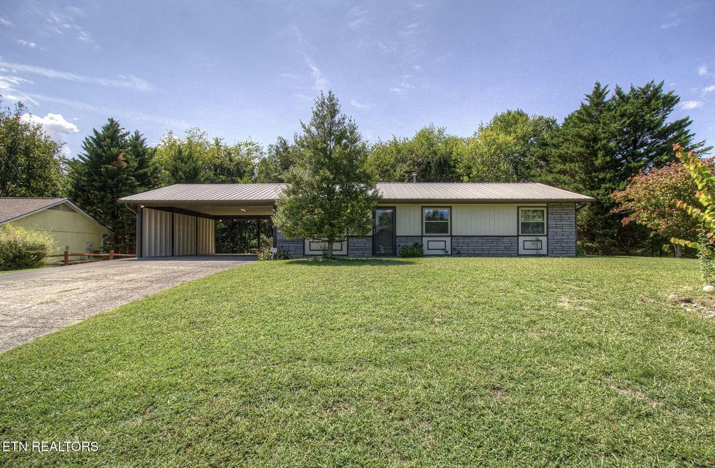 Photo of 1830 Norlil Rd, Sevierville, TN 37876 (MLS # 1315177)