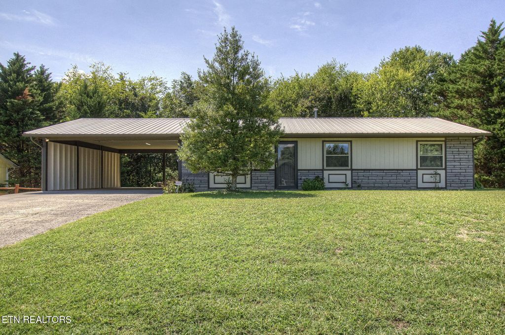 Photo of 1830 Norlil Rd, Sevierville, TN 37876 (MLS # 1315177)