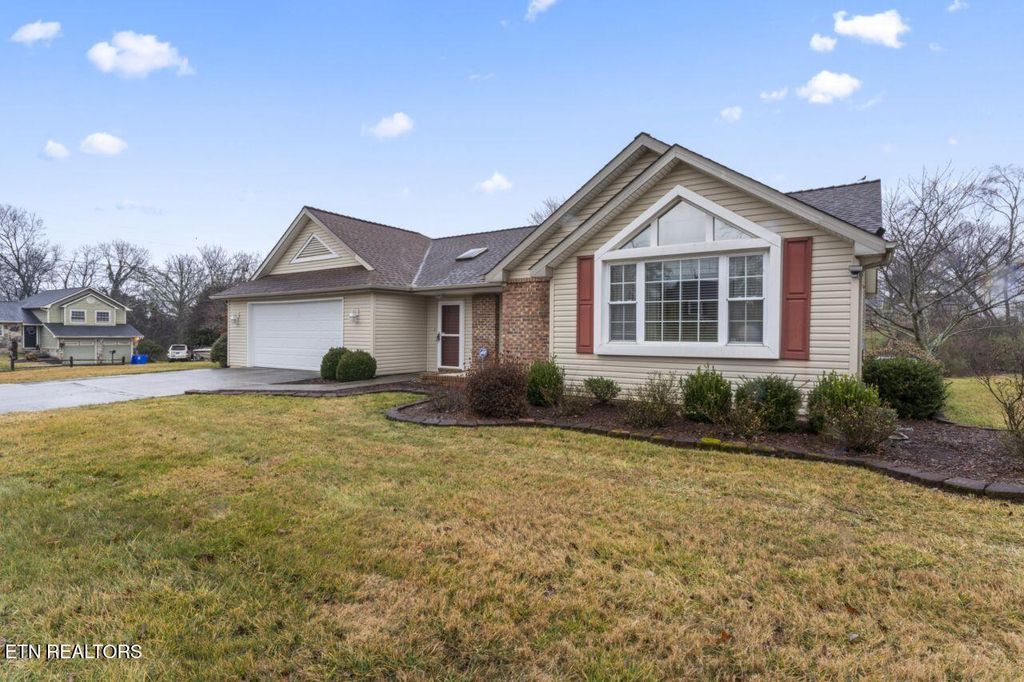 Photo of 1335 Windamere Rd, Knoxville, TN 37923 (MLS # 1330008)