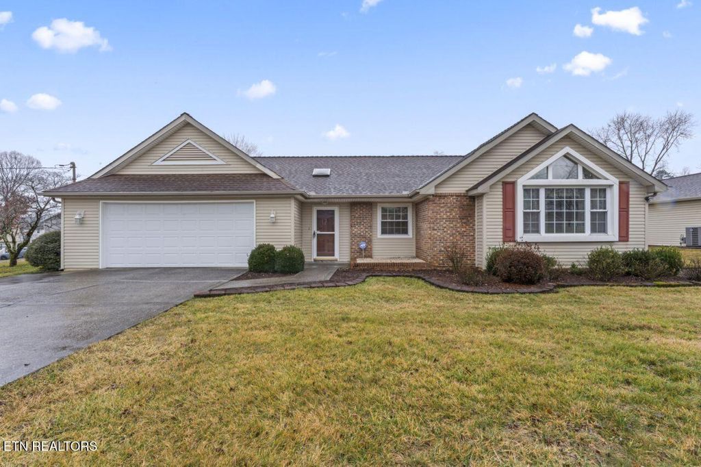 Photo of 1335 Windamere Rd, Knoxville, TN 37923 (MLS # 1330008)