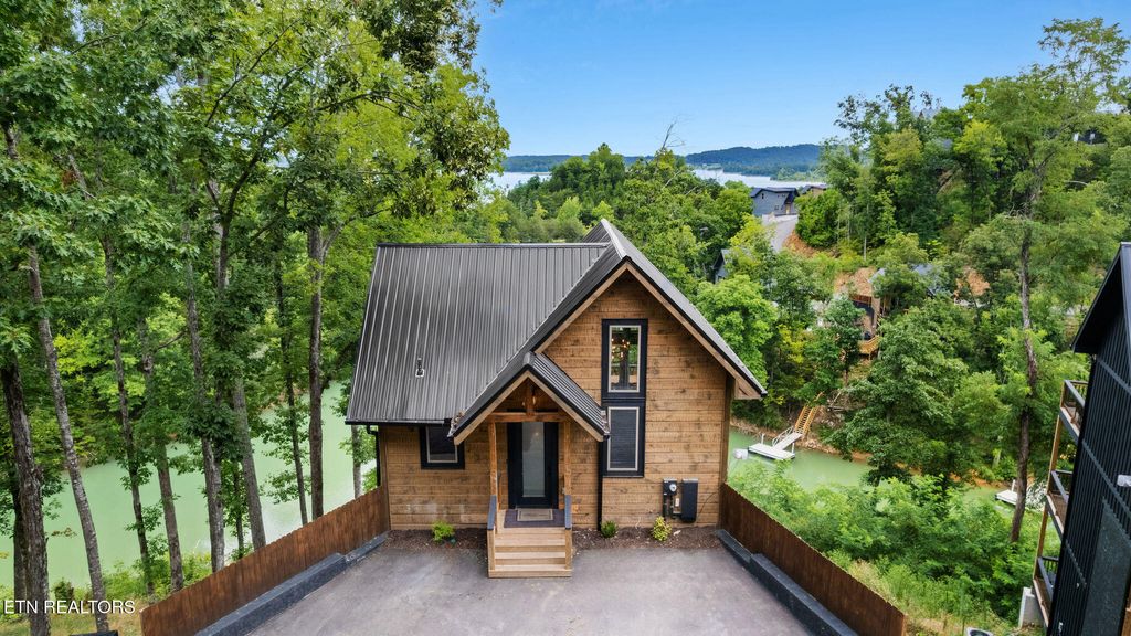 Photo of 128 Jolene Way, Sevierville, TN 37876 (MLS # 1309448)