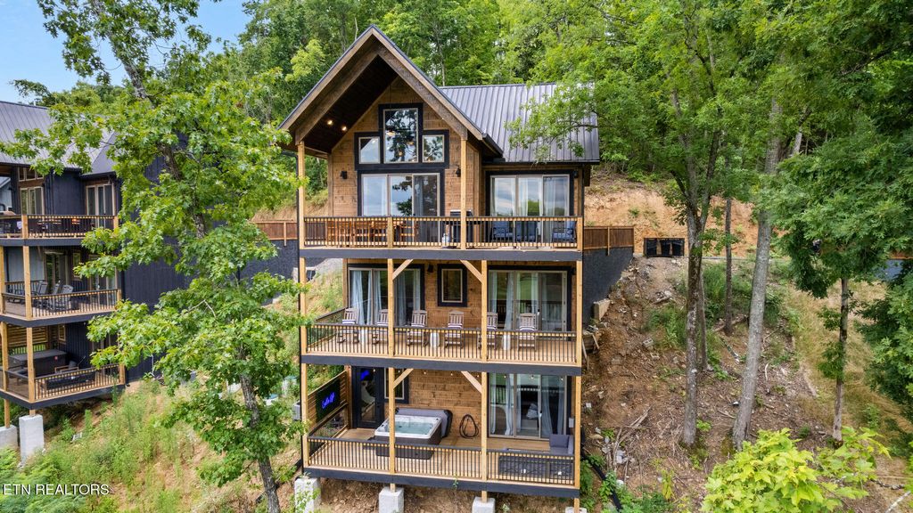 Photo of 128 Jolene Way, Sevierville, TN 37876 (MLS # 1309448)