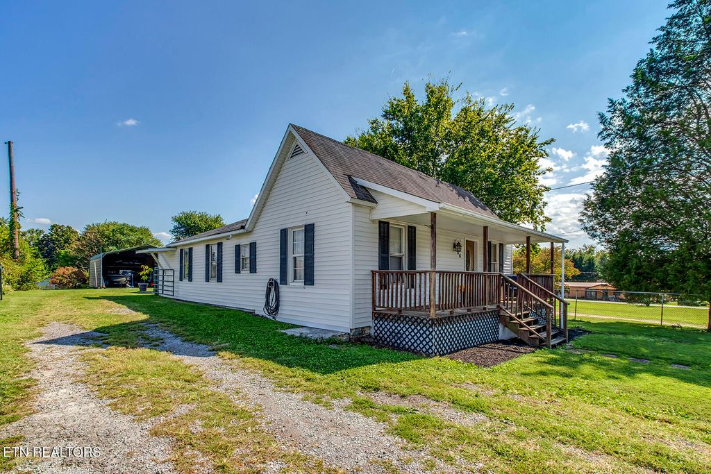 Photo of 706 N Chamberlain Ave, Rockwood, TN 37854 (MLS # 1314681)
