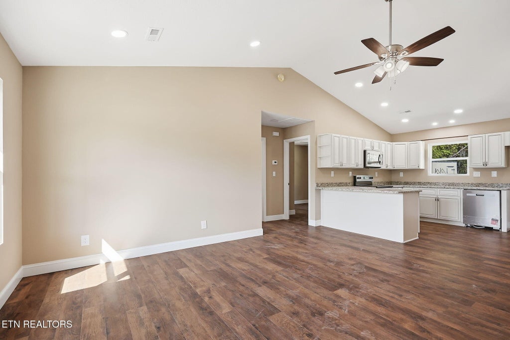 Photo of 305 S Fowler St, Clinton, TN 37716 (MLS # 1352593)