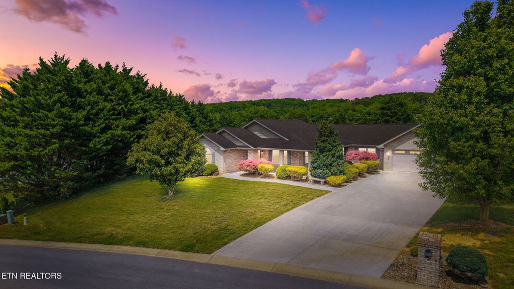 Photo of 1018 Southwind Circle, Dandridge, TN 37725 (MLS # 1338702)