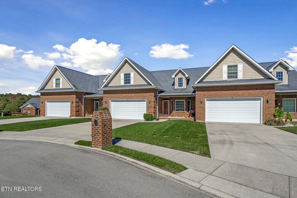Photo of 42 Saddle Brook Lane, Crossville, TN 38571 (MLS # 1322661)