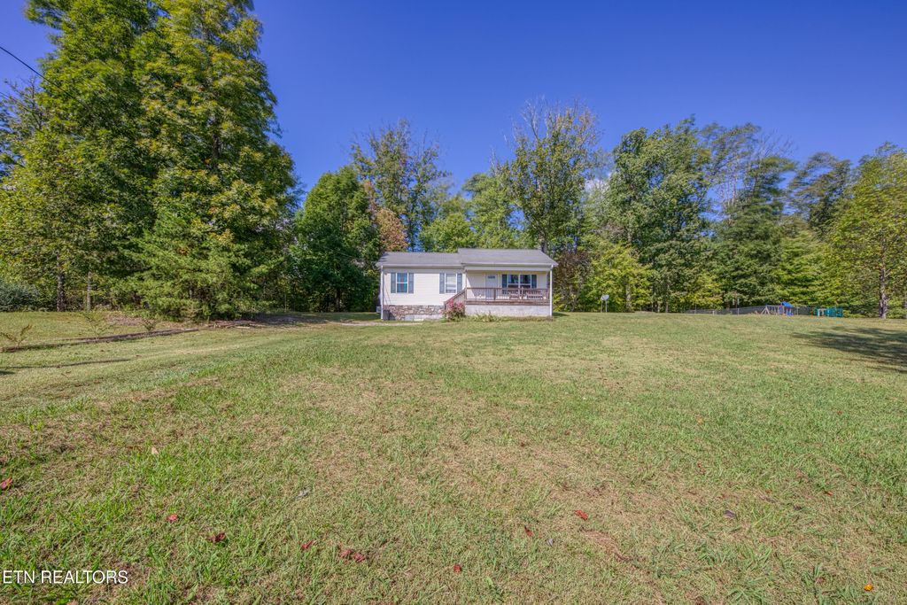 Photo of 174 Volunteer Lane, Clinton, TN 37716 (MLS # 1318244)