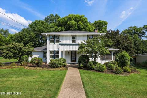 Photo of 1318 Young Ave, Maryville, TN 37801 (MLS # 1352897)