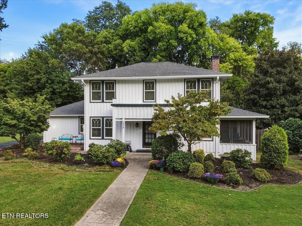 Photo of 1318 Young Ave, Maryville, TN 37801 (MLS # 1352897)