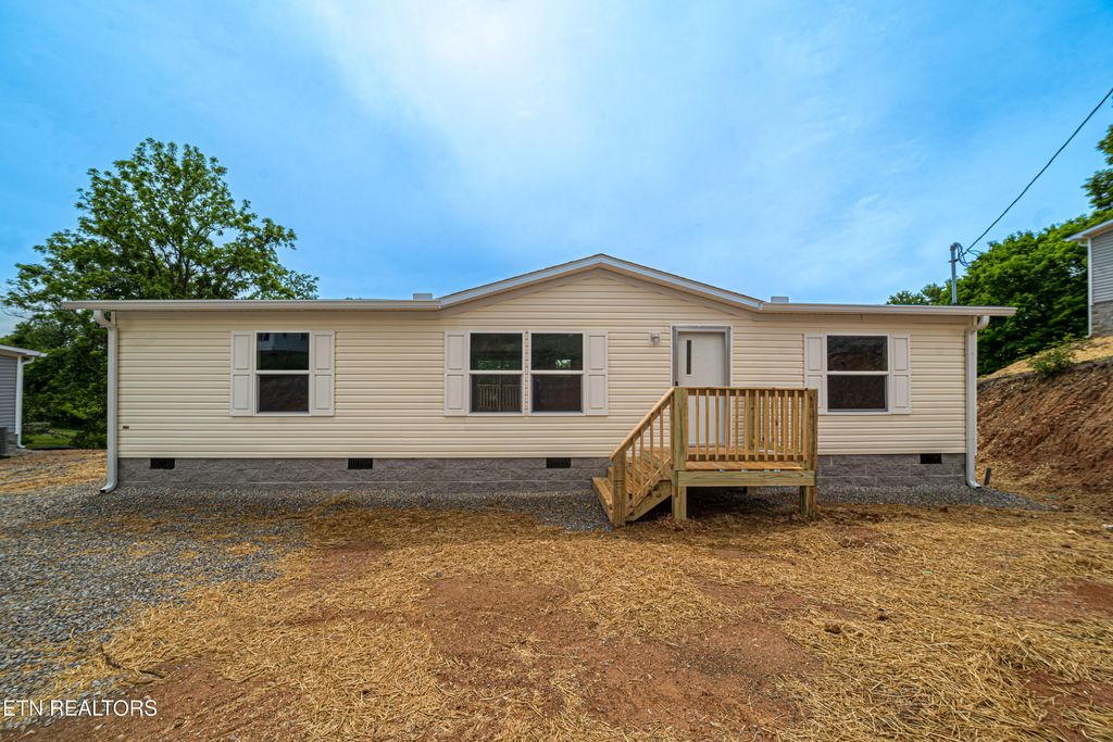 Photo of 206 Hillside Drive, LaFollette, TN 37766 (MLS # 1340787)