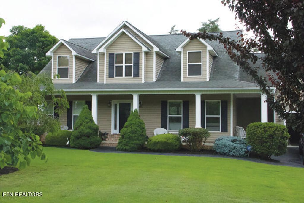 Photo of 120 Lakeside Drive, Kingston, TN 37763 (MLS # 1302360)