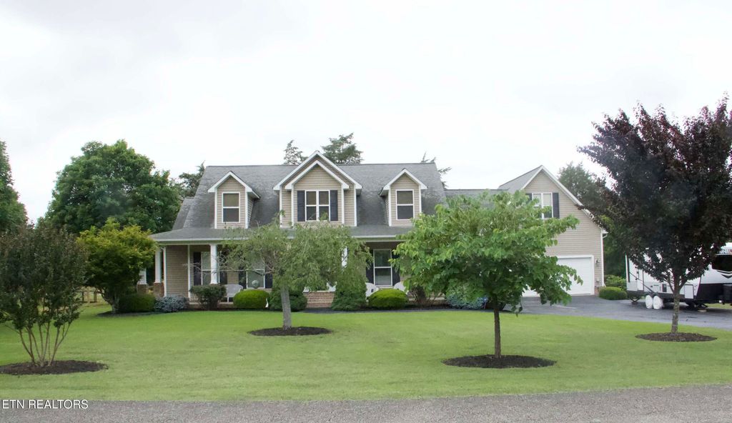 Photo of 120 Lakeside Drive, Kingston, TN 37763 (MLS # 1302360)