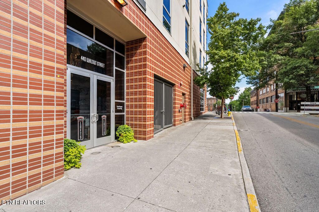 Photo of 440 Walnut St #303, Knoxville, TN 37902 (MLS # 1335315)
