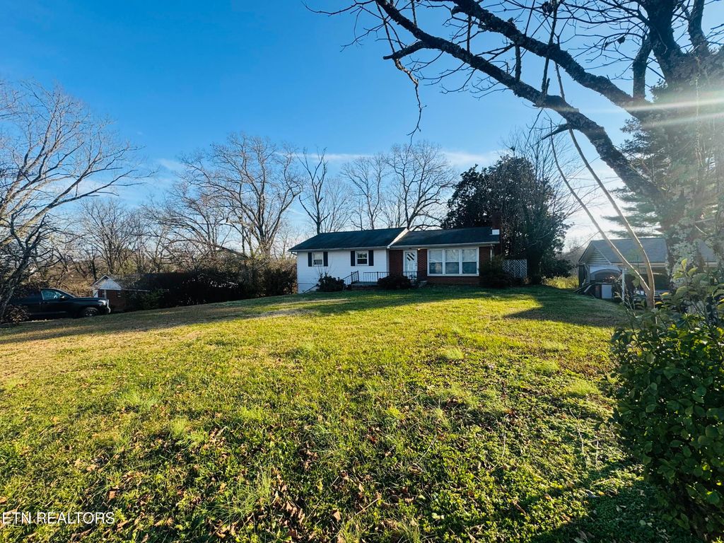Photo of 508 Scenic Drive, Clinton, TN 37716 (MLS # 1324273)