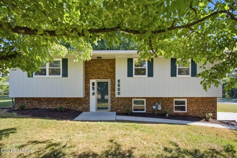 Photo of 6560 W Garwood Circle, Knoxville, TN 37918 (MLS # 1355161)