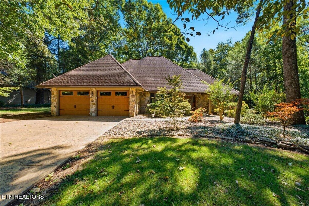 Photo of 309 Tigitsi Way, Loudon, TN 37774 (MLS # 1358196)