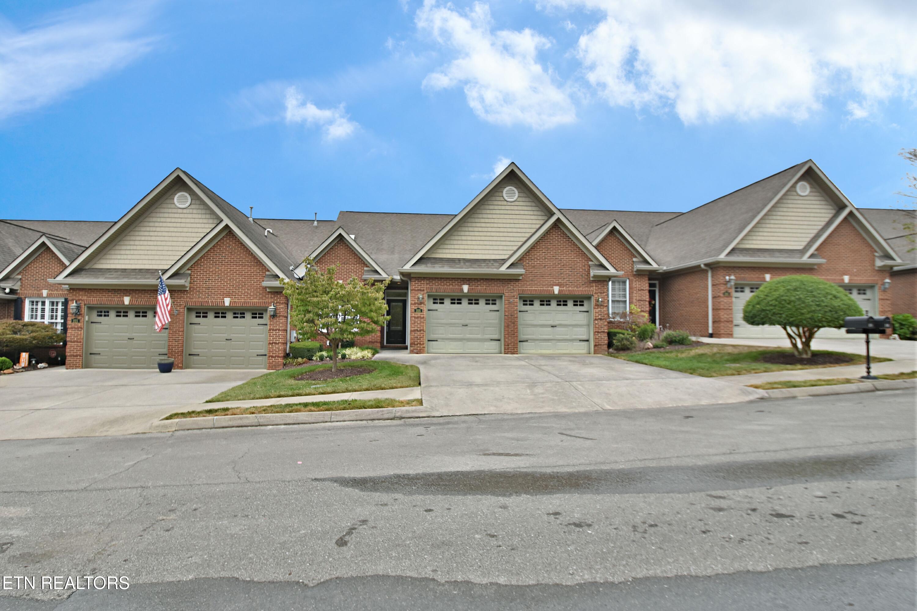 225 Waterford Circle