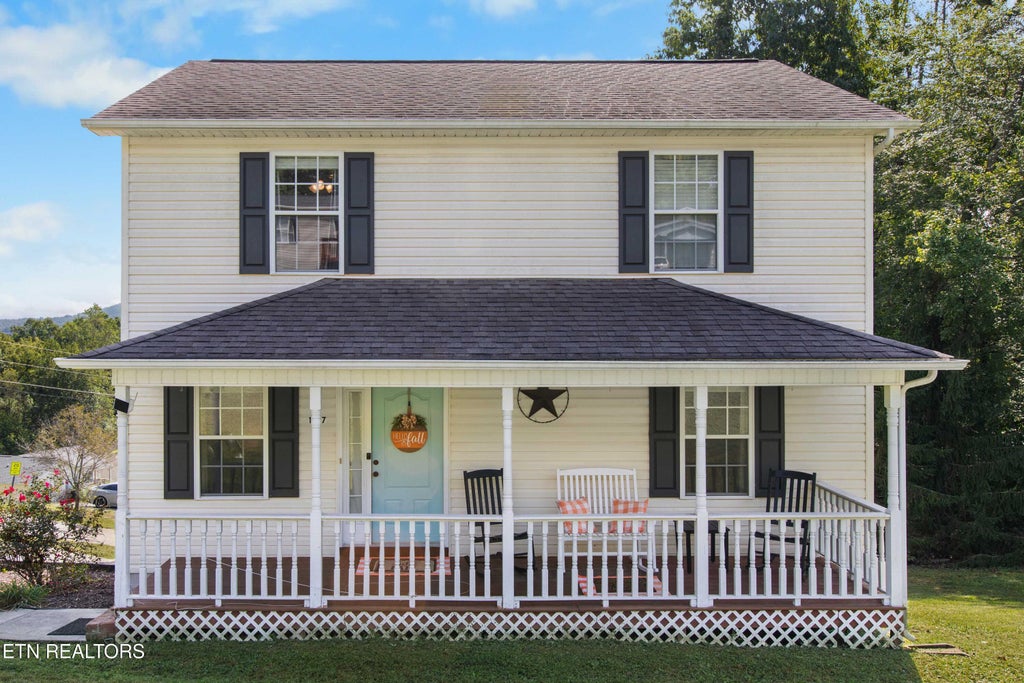 Photo of 1007 W Kentucky Ave, LaFollette, TN 37766 (MLS # 1356803)