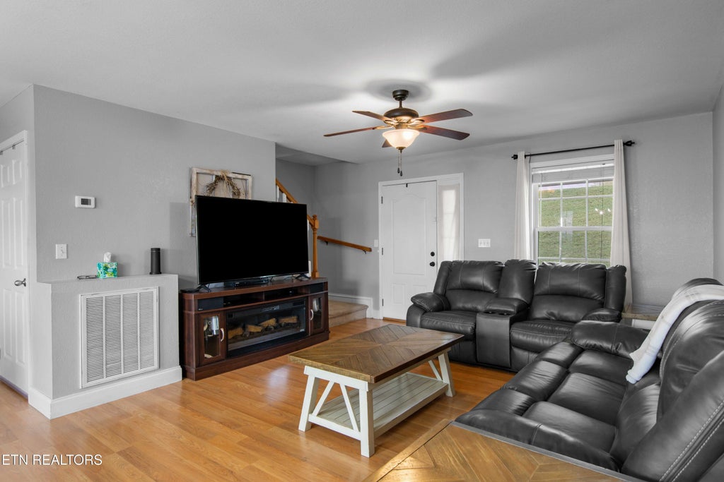 Photo of 1007 W Kentucky Ave, LaFollette, TN 37766 (MLS # 1356803)
