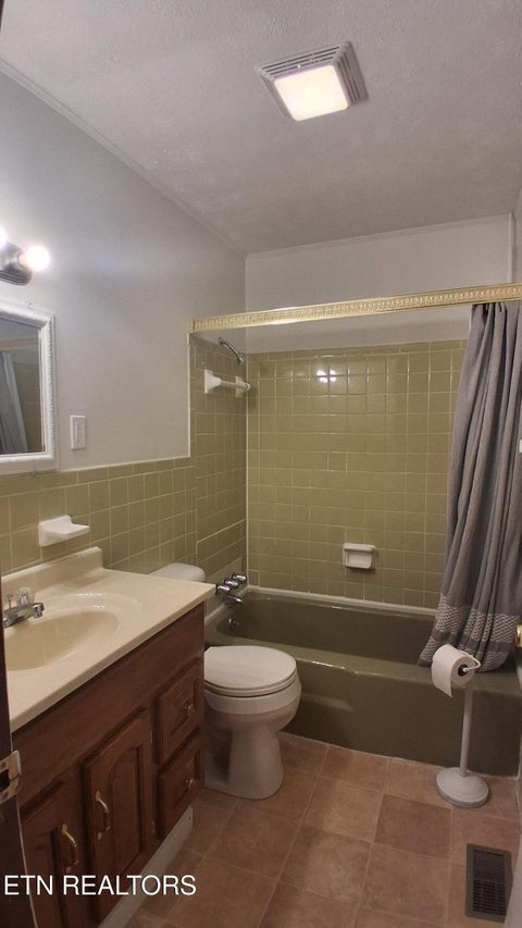 Tiny photo for 106 Walnut St, New Tazewell, TN 37825 (MLS # 1342843)