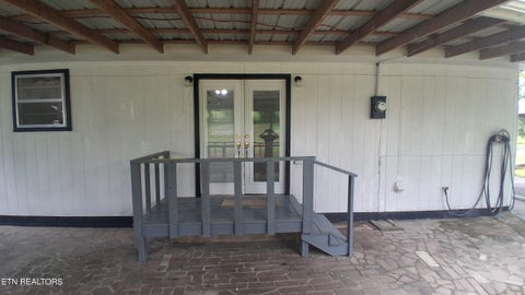 Tiny photo for 106 Walnut St, New Tazewell, TN 37825 (MLS # 1342843)